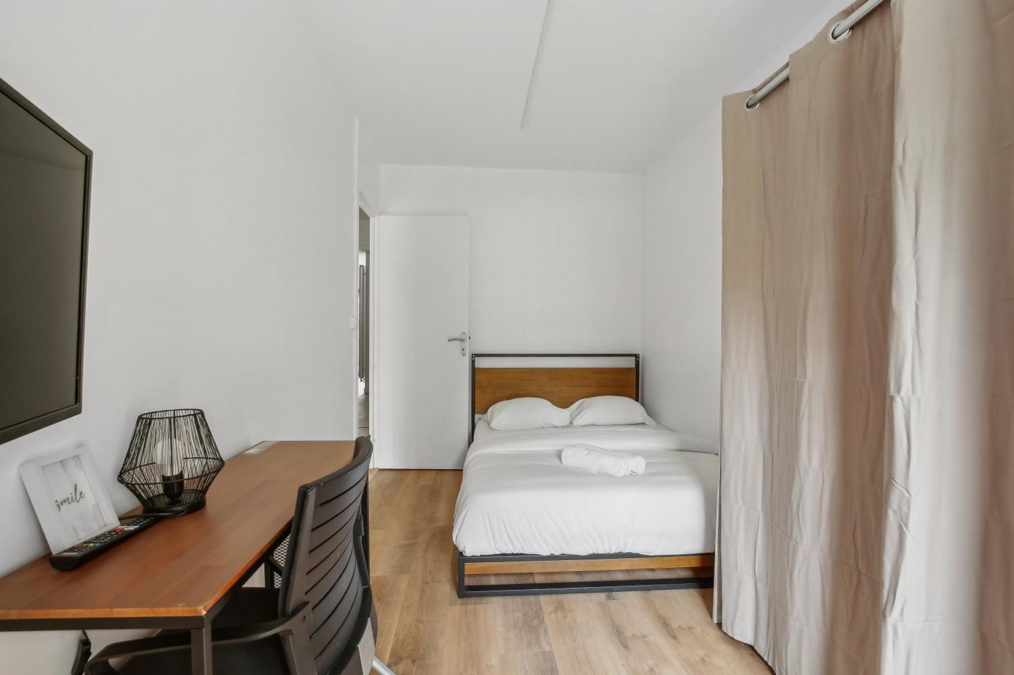 Duplex Downtown With Parking * Cergy