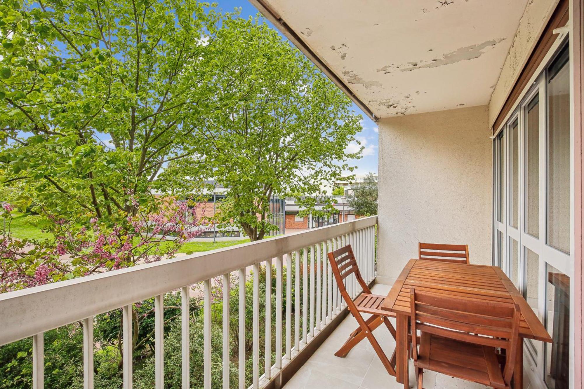 Apartment Duplex Downtown With Parking Cergy