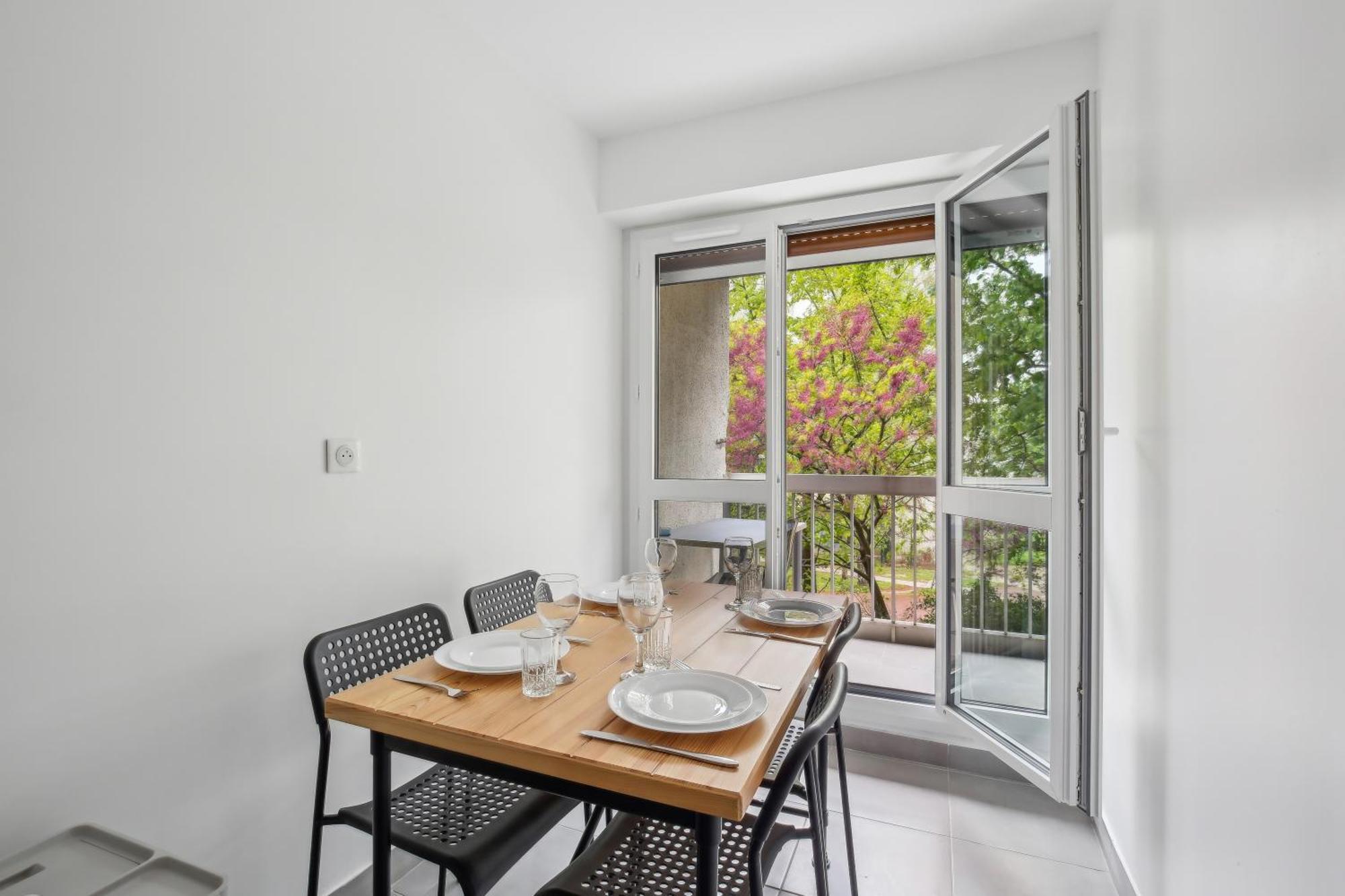 Apartment Duplex Downtown With Parking